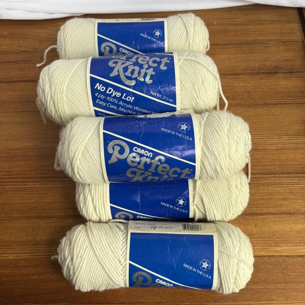 7 Skeins Caron Perfect Knit Yarn Skein 3.5 Oz 2502 Off White